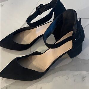 Elegant Black Women's Shoes. Like new. Black suede.